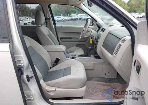 2008 Ford Escape Xlt z USA, uszkodzony, nr VIN 1FMCU031X8KA90338